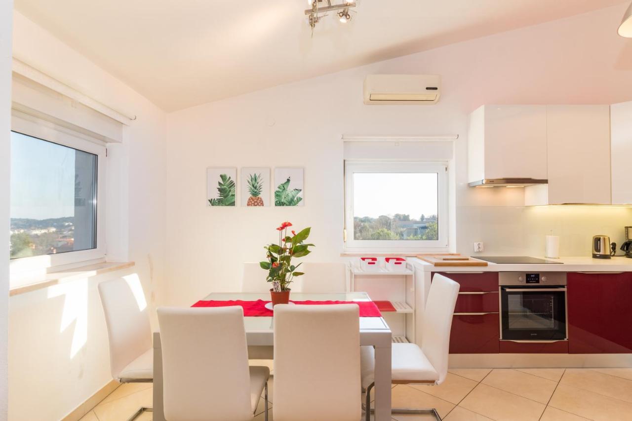 Ližnjan Sea View Apartment מראה חיצוני תמונה
